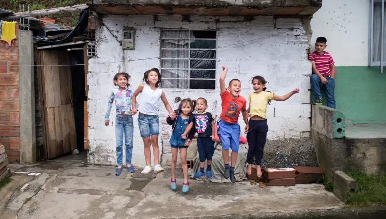 Niños, Medellín, Colombia