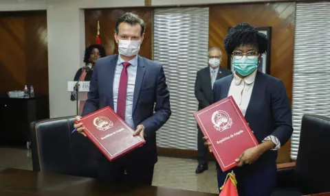 Assinatura do projecto de apoio a agricultura familiar Angola AFD