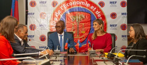 Reconstruction de l’hôpital de l’université d’État d’Haïti : l’USAID alloue une nouvelle enveloppe de 10 millions de dollars par délégation à l’AFD
