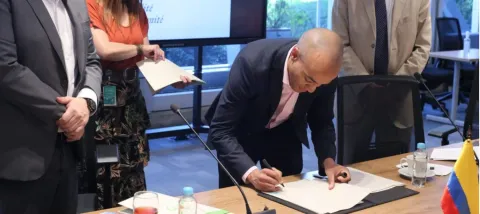 firma contrato miércoles afd y epm colombia